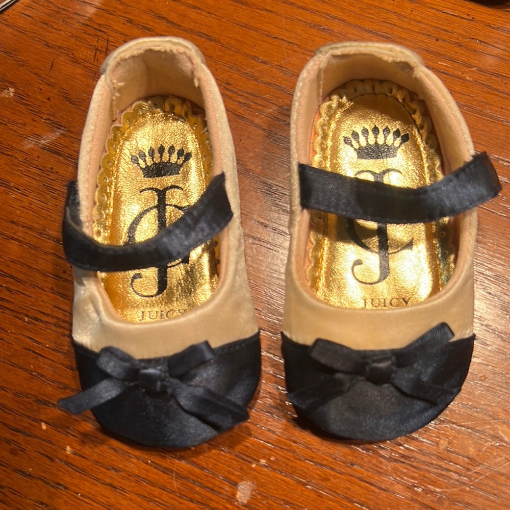 Juicy Couture Baby girl shoes: